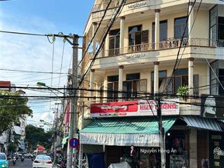 Bán đất tặng nhà 3 tầng lô góc ngô gia tự và bạch đằng  có dòng tiền thuê 9tr/tháng  270tr/m2 tl