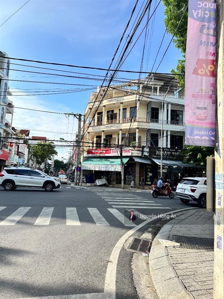 Bán đất tặng nhà 3 tầng lô góc ngô gia tự và bạch đằng  có dòng tiền thuê 9tr/tháng  270tr/m2 tl