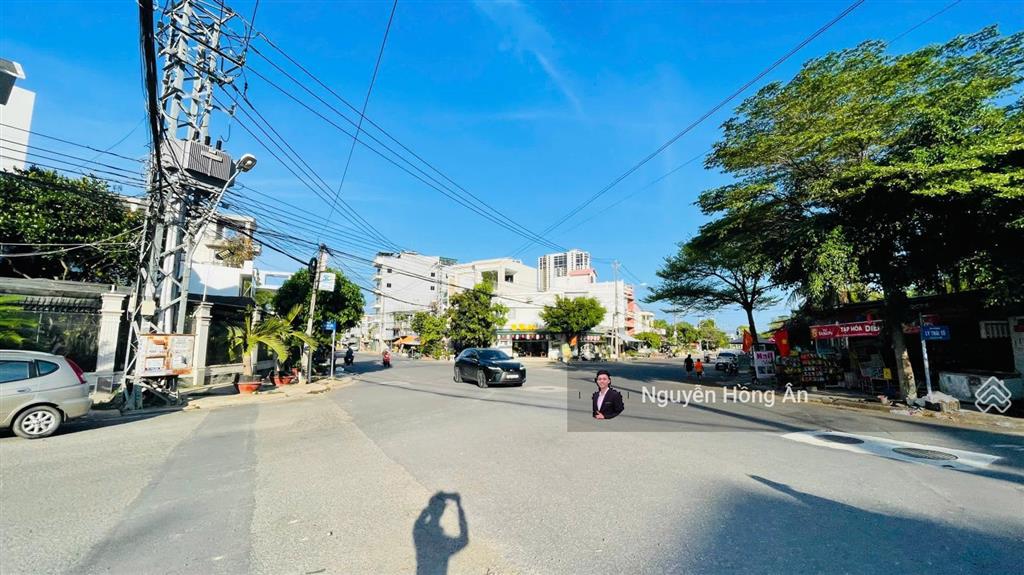 Bán căn nhà ngay ngã 4 vị trí siêu đẹp mặt tiền đường lớn lý thái tổ, dt 139,2m2, gần biển, 14,5 tỷ