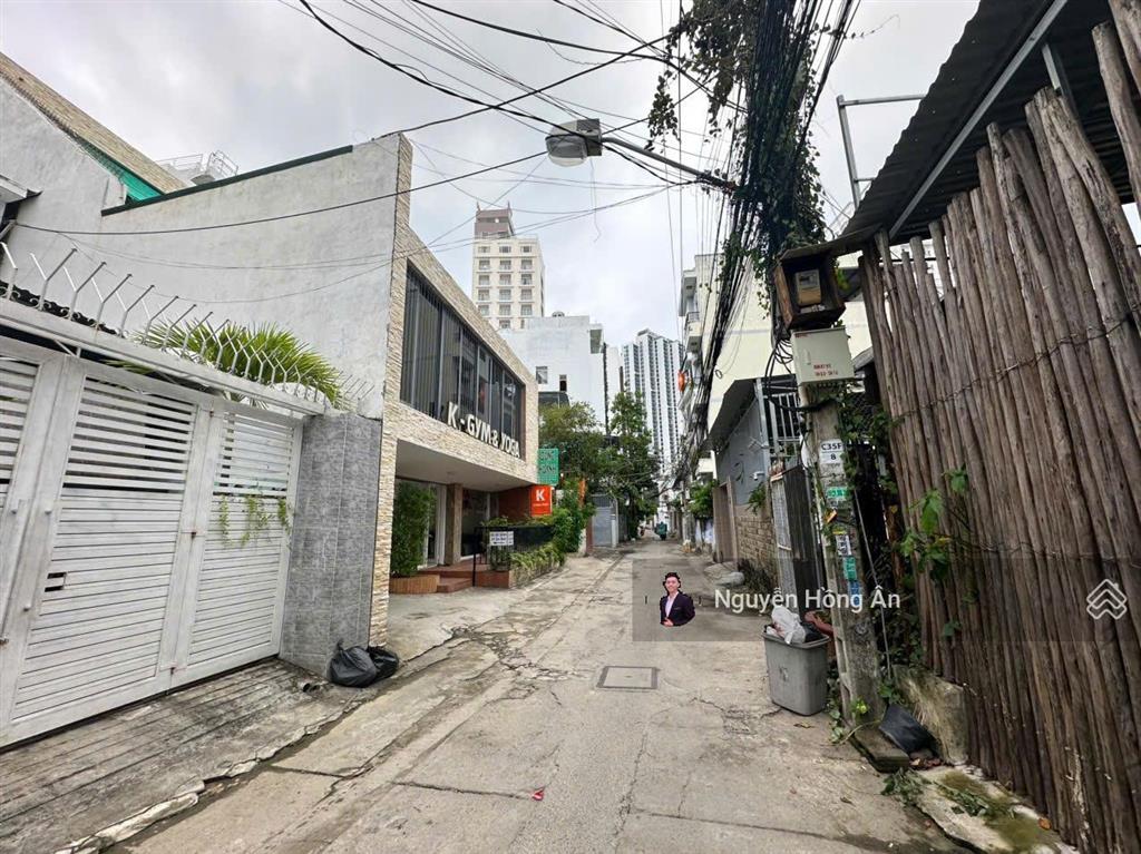 Bán lô đất tặng nhà 2 tầng mặt tiền đường sao biển dt 117,6m2, cách biển 300m, sẵn sổ, 11,5 tỷ