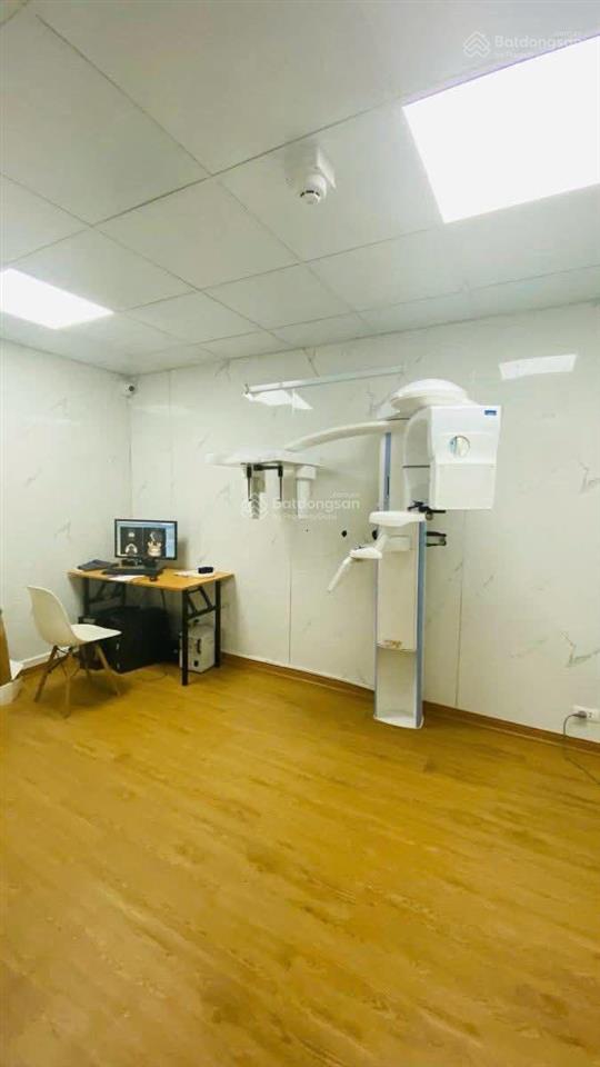 Hot  bán gấp nhà mp hoàng ngân, lô góc giá siêu rẻ 68m x 4t, mt 5.5m chỉ 24.2 tỷ