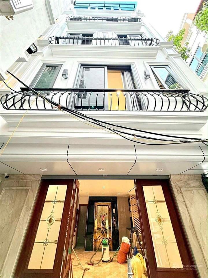 Hot  bán gấp nhà phố hoa lư, 5 tầng thang máy, gần phố, 50m ra công viên