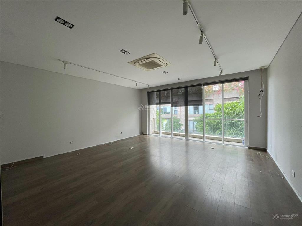 Cho thuê văn phòng sala 80m² mặt tiền b2 hoàn thiện chỉ 30 triệu/tháng
