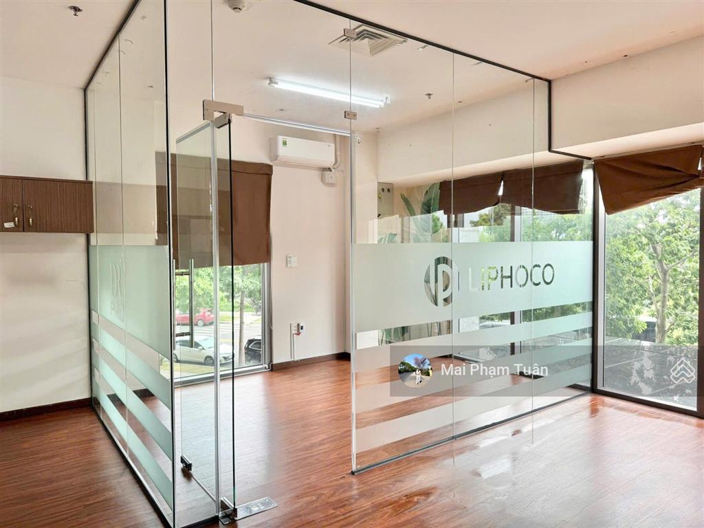 Cho thuê văn phòng khu đô thị sala 85m² căn góc  hoàn thiện máy lạnh, đèn điện chỉ 25 tr/tháng