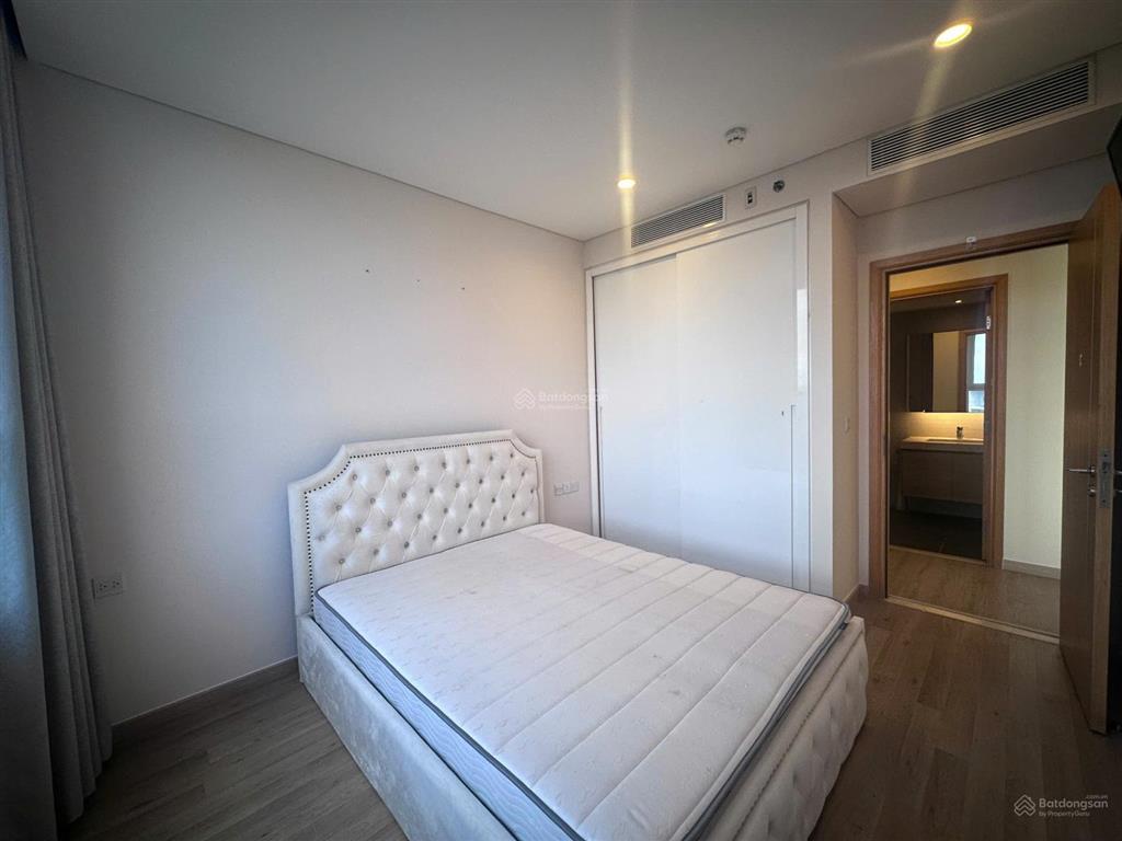 Cho thuê căn hộ chung cư sarimi sala 2 phỏng ngủ 88m2  full nt, view công viên  gía chỉ 30 triệu