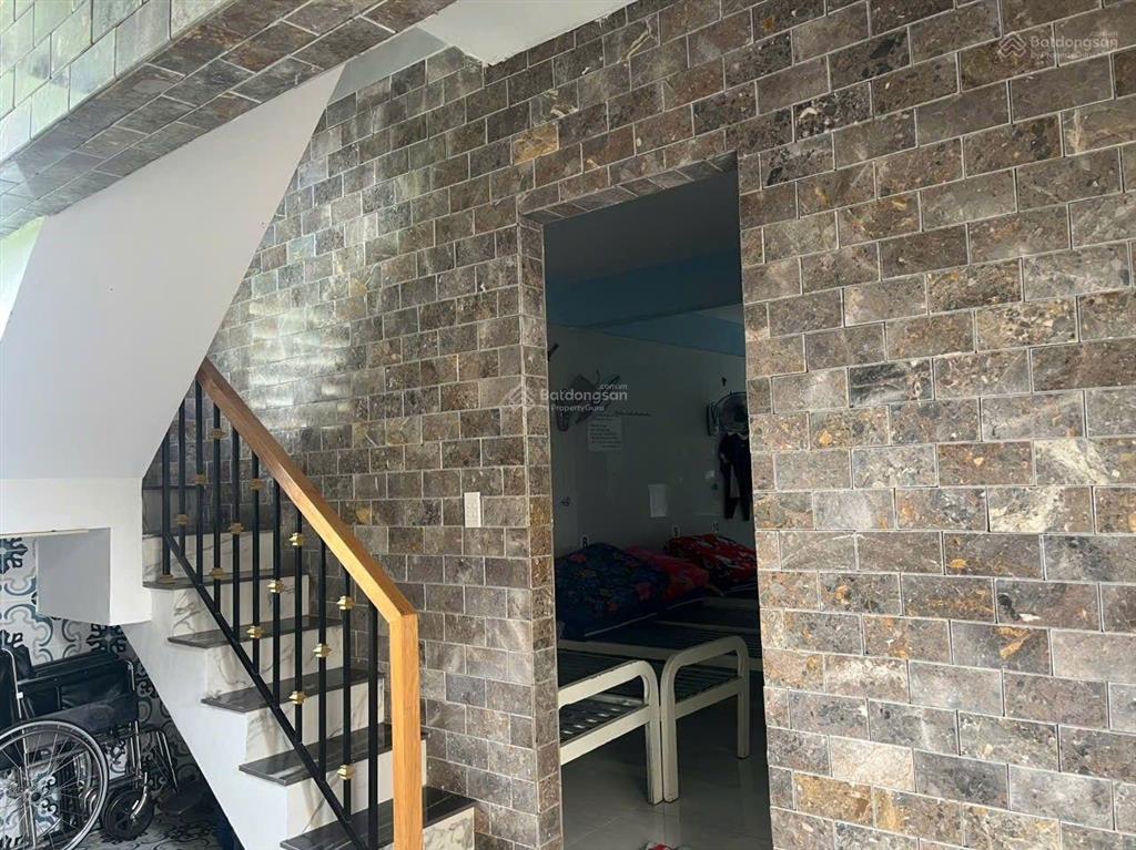 Bán nhà 3 tầng hẻm đường 100 phường tân phú quận 9 giá chỉ 10 tỷ.