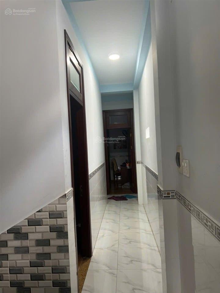 Bán nhà 3 tầng hẻm đường 100 phường tân phú quận 9 giá chỉ 10 tỷ.