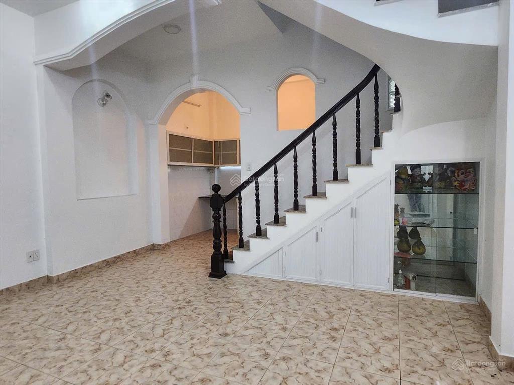 Nhà mới chính chủ chưa qua đầu tư, cách 10 bước chân là ra mặt tiền lê văn sỹ quận 3, chỉ 8ty7