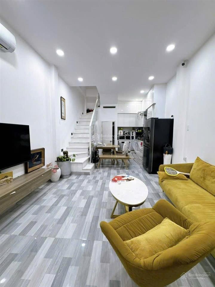 Nhà đẹp mới trần quang khải32msổ vuông a4 giá hơn 6tỷ.