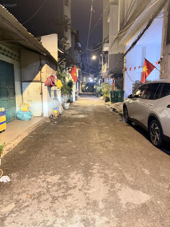 Nhà quận 3, 2 mặt tiền hẻm rộng thoáng, gần chợ và trường học, khu phố ẩm thực, không quy hoạch