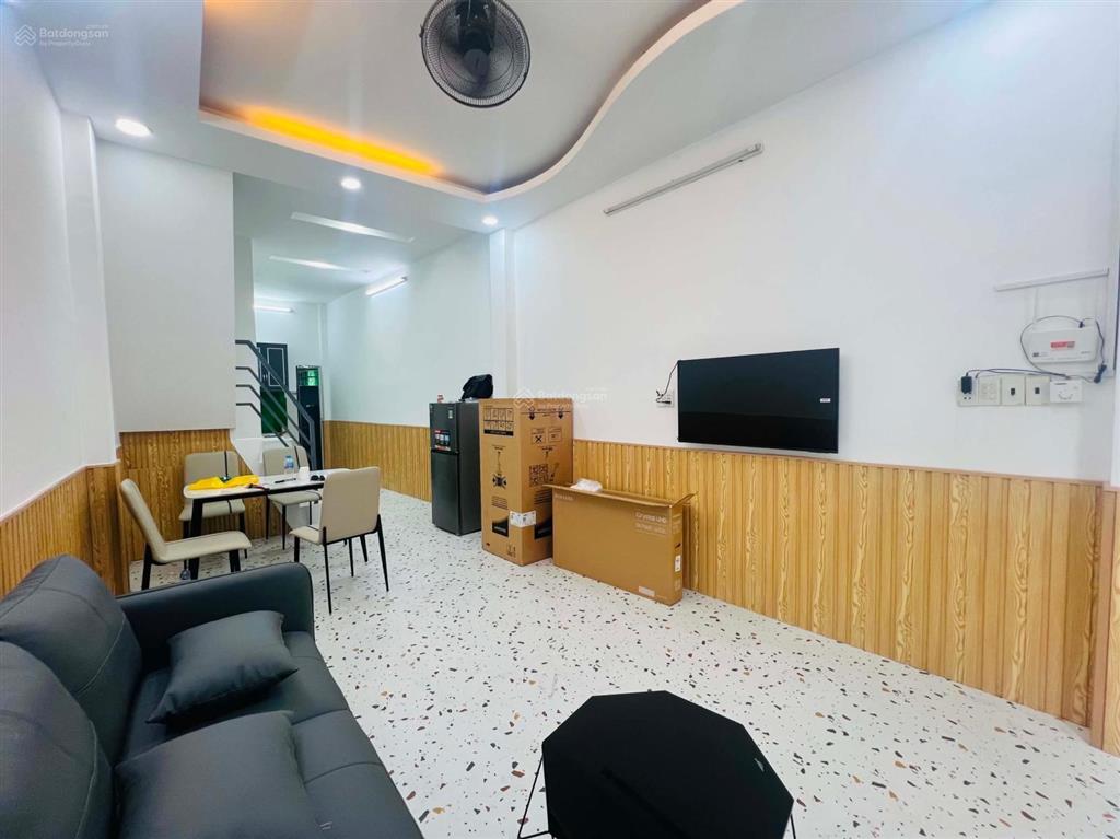 Nhà quận 3, 2 mặt tiền hẻm rộng thoáng, gần chợ và trường học, khu phố ẩm thực, không quy hoạch