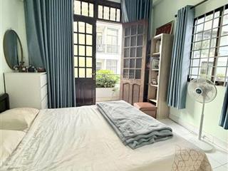 Quận 10  hẻm ôtô đậu cửa, dễ kinh doanh  5 phòng ngủ  dễ kinh doanh hoặc cho thuê chdv
