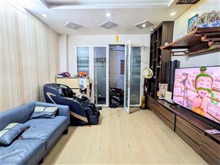 Nhà quận 10 đường cách mạng tháng 8 thông qua hoàng dư khương, vị trí vàng