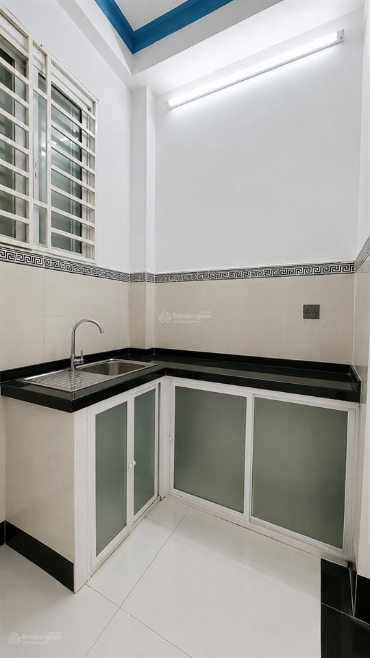 Quận 8, nhà 4 tầng, 3 phòng ngủ lớn, thích hợp cho gia đình đông người, khu vip cao cấp