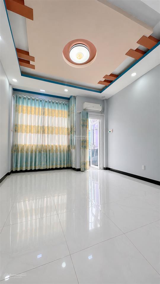 Quận 8, nhà 4 tầng, 3 phòng ngủ lớn, thích hợp cho gia đình đông người, khu vip cao cấp