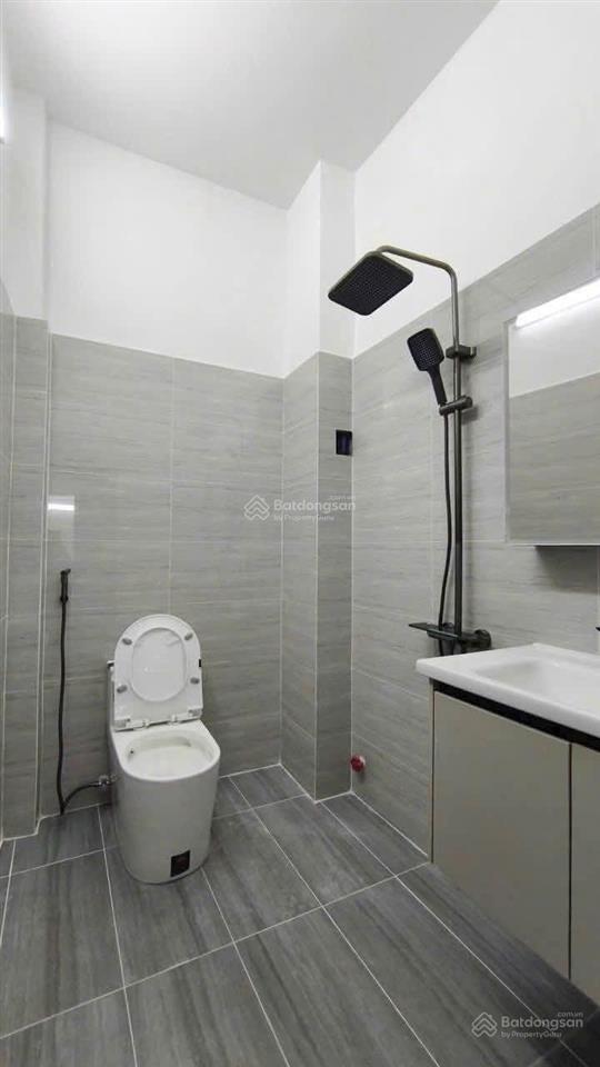 Chủ ngộp cần thanh khoản để thu hồi vốn, nhà mới đẹp ở liền, gần chợ hoà bình, bệnh viện,