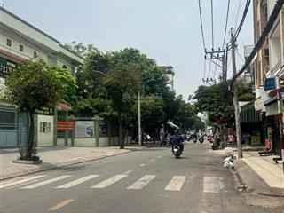 Nhà đẹp, đủ nội thất, hoàn công đủ, 4pn 5wc, nhà 2 mặt hẻm thông thoáng, gần chợ ngã tư bốn xã