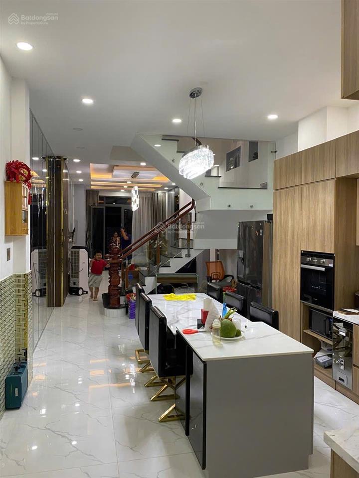  quận 8 nhà đẹp, chủ ngộp cần bán, anh chị nhanh tay có giá tốt, 4pn 5wc, phù hợp cho đại gia đình