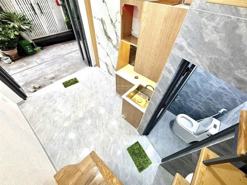 Nhà nhỏ phù hợp cho ba mẹ mua cho con học đại học hoặc cho thuê, 2 phòng ngủ thoáng mát. chỉ 2ty680