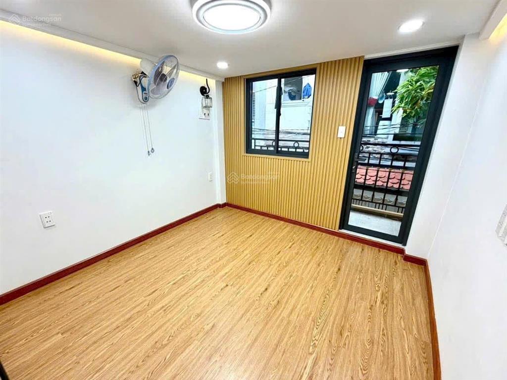 Nhà nhỏ phù hợp cho ba mẹ mua cho con học đại học hoặc cho thuê, 2 phòng ngủ thoáng mát. chỉ 2ty680