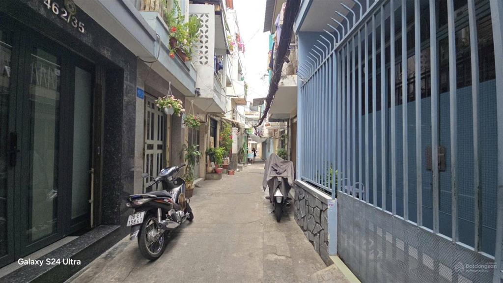 Chính chủ bán nhà 4 tầng, phòng ngủ rộng thoáng, thích hợp mua để ở hoặc cho thuê, gần chợ