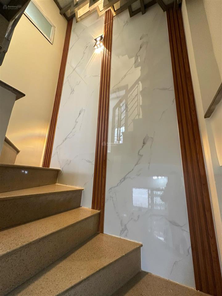  quận 5. nhà 1 sẹc sư vạn hạnh  nhà gần chợ an đông, khách sạn 5 sao windsor plaza