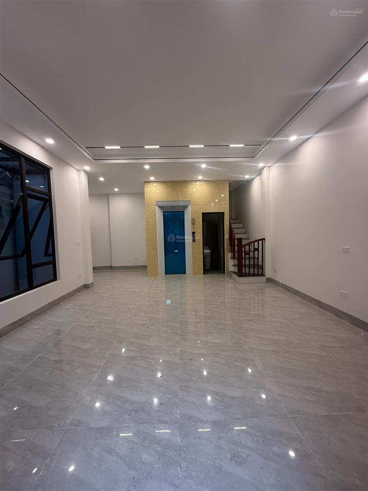 Nhà long biên 60m  thang máy  gần ô tô  giá 11.2 tỷ