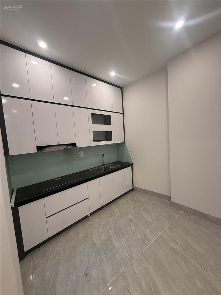 Nhà long biên 60m  thang máy  gần ô tô  giá 11.2 tỷ