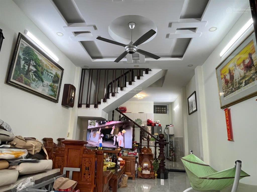 Hạ mạnh 600 triệu bán rẻ nhà 4 tầng, đã hoàn công, dt 50m2, dtsd gần 150m2, 1 sẹc bưng ông thoàn