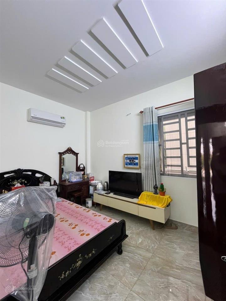 Hạ mạnh 600 triệu bán rẻ nhà 4 tầng, đã hoàn công, dt 50m2, dtsd gần 150m2, 1 sẹc bưng ông thoàn