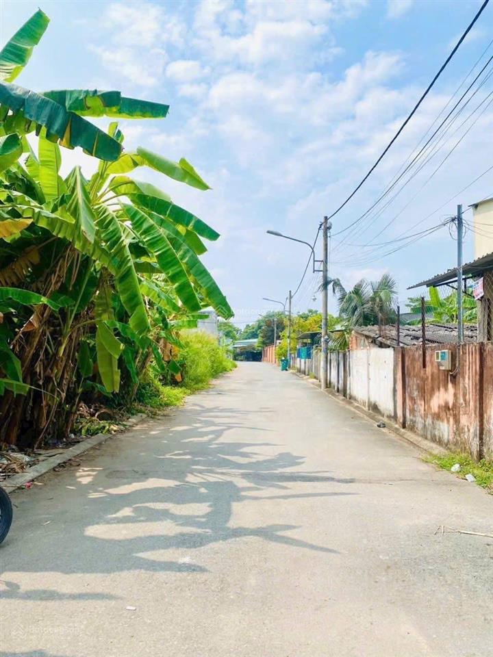 Hạ giá 500tr bán gấp lô góc trục chính b1  107m2  đường số 21 nguyễn xiển sát vinhomes quận 9
