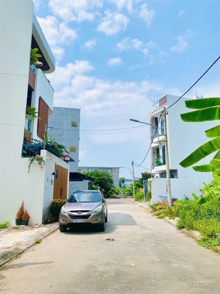 Hạ giá 500tr bán gấp lô góc trục chính b1  107m2  đường số 21 nguyễn xiển sát vinhomes quận 9