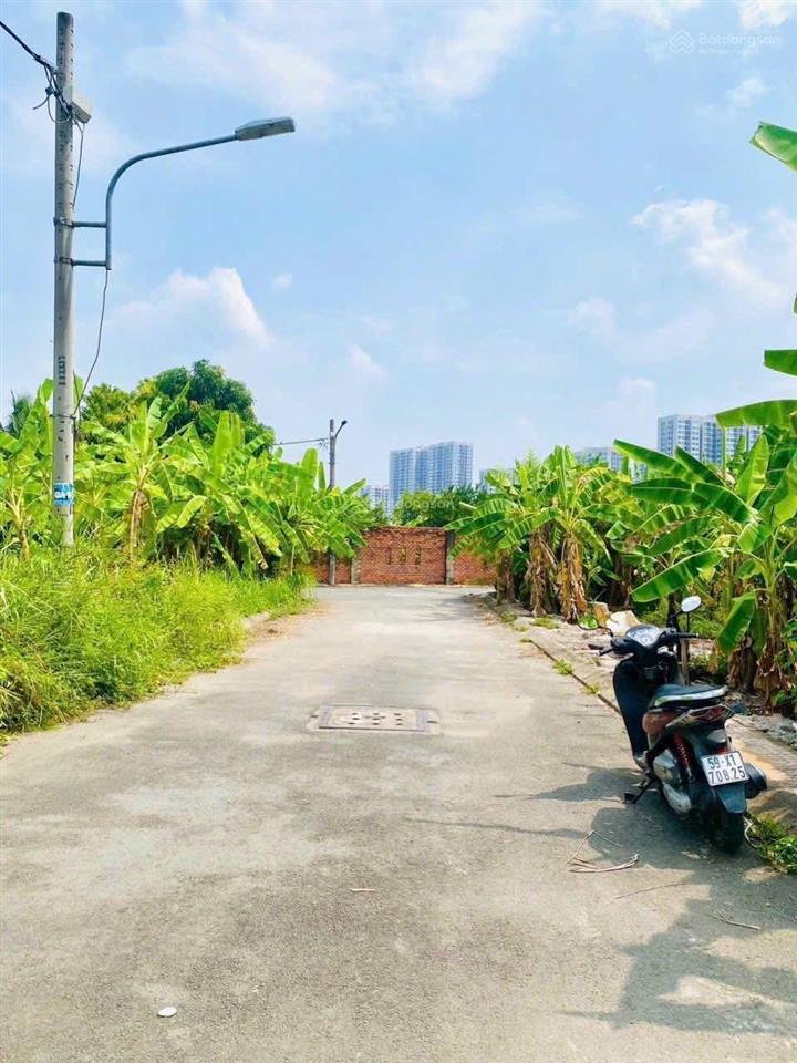 Hạ giá 500tr bán gấp lô góc trục chính b1  107m2  đường số 21 nguyễn xiển sát vinhomes quận 9