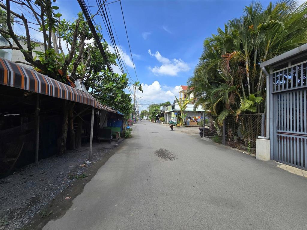 Mặt tiền bưng ông thoàn, 132 m2 ngang 5m  xây đc 1 hầm, 6 lầu, 1 tum sát nguyễn duy trinh