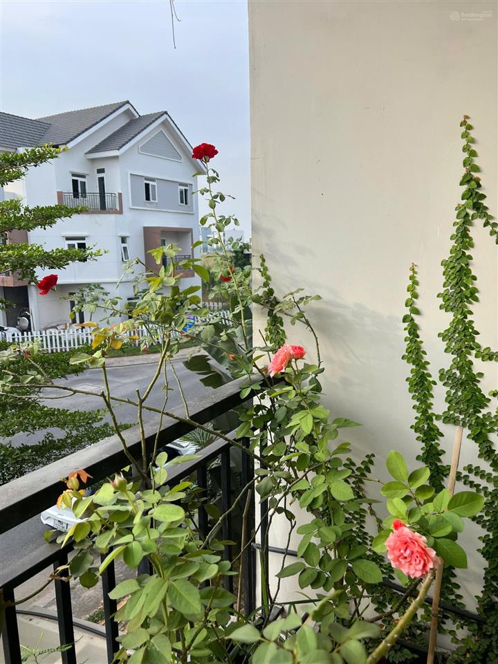 Bán gấp nhà 3 tầng park riverside  ngay trung tâm q9 sát q2  trục chính rộng 24m, tiện kinh doanh