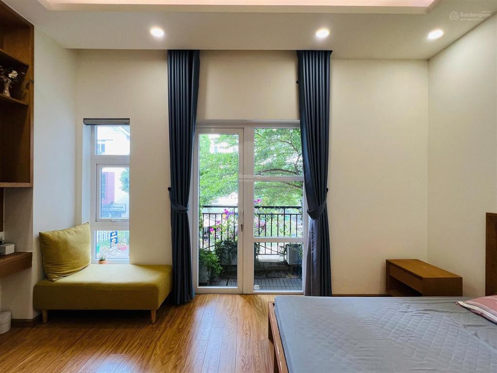 Bán gấp nhà 3 tầng park riverside  ngay trung tâm q9 sát q2  trục chính rộng 24m, tiện kinh doanh