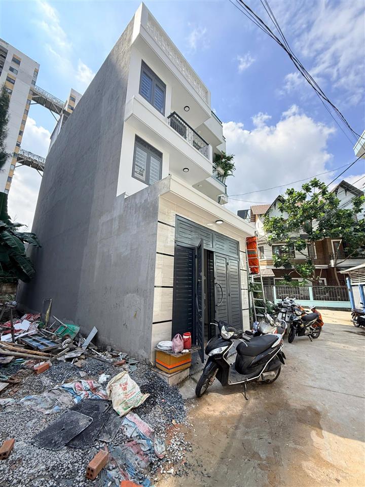 Nhà phố mới xây 4 tầng, số 279 đường liên phường  dt đất 64m2 đường oto né nhau  giá bán 8.5 tỷ