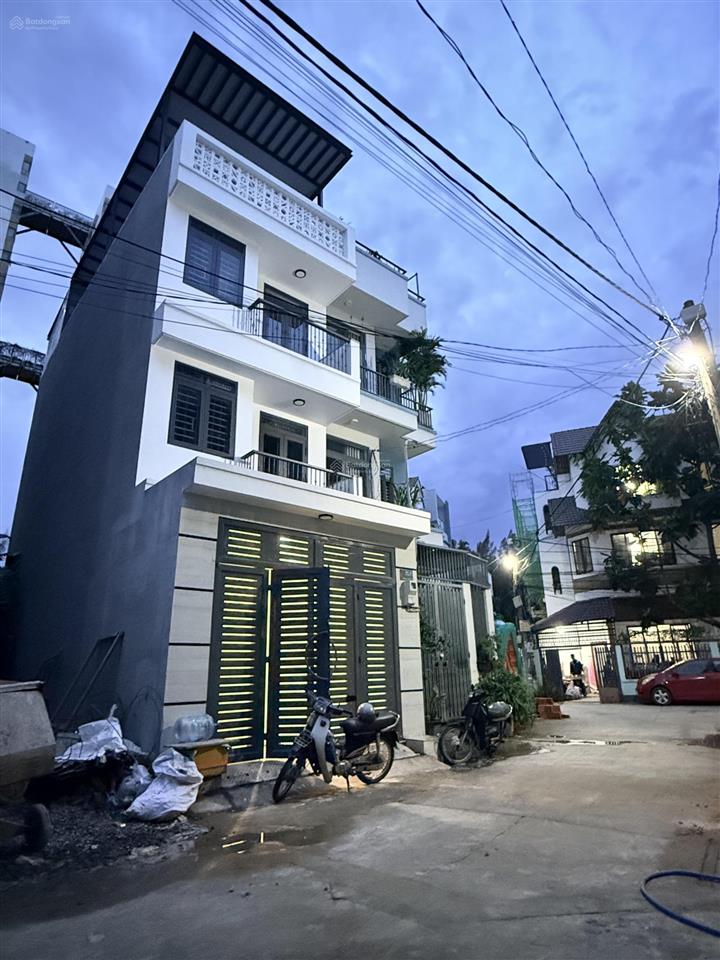 Nhà phố mới xây 4 tầng, số 279 đường liên phường  dt đất 64m2 đường oto né nhau  giá bán 8.5 tỷ
