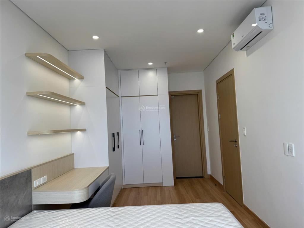 Bán chuyển nhượng căn hộ 2p 71m2 đã có sổ full nội thất xịn xò sentosa sky park cđt singapore