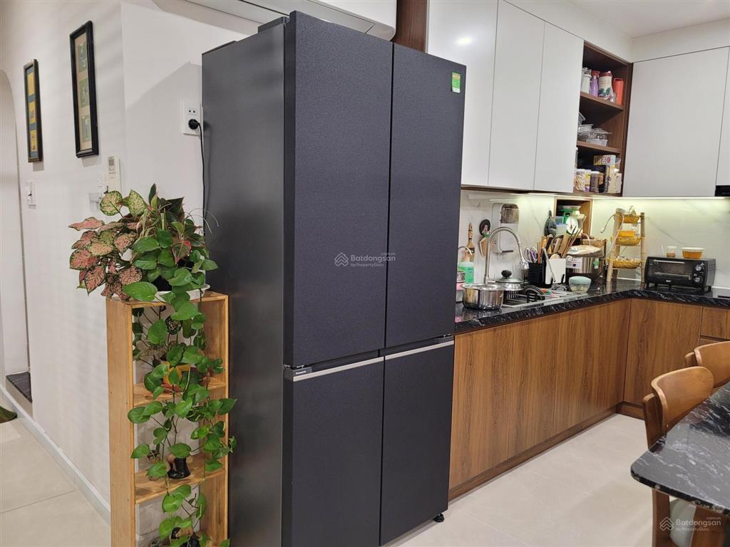 Bán căn hộ góc , 93 m2 ở gần chợ bà chiểu, bình thạnh , giáp ranh quận 1. sổ hồng chính chủ.