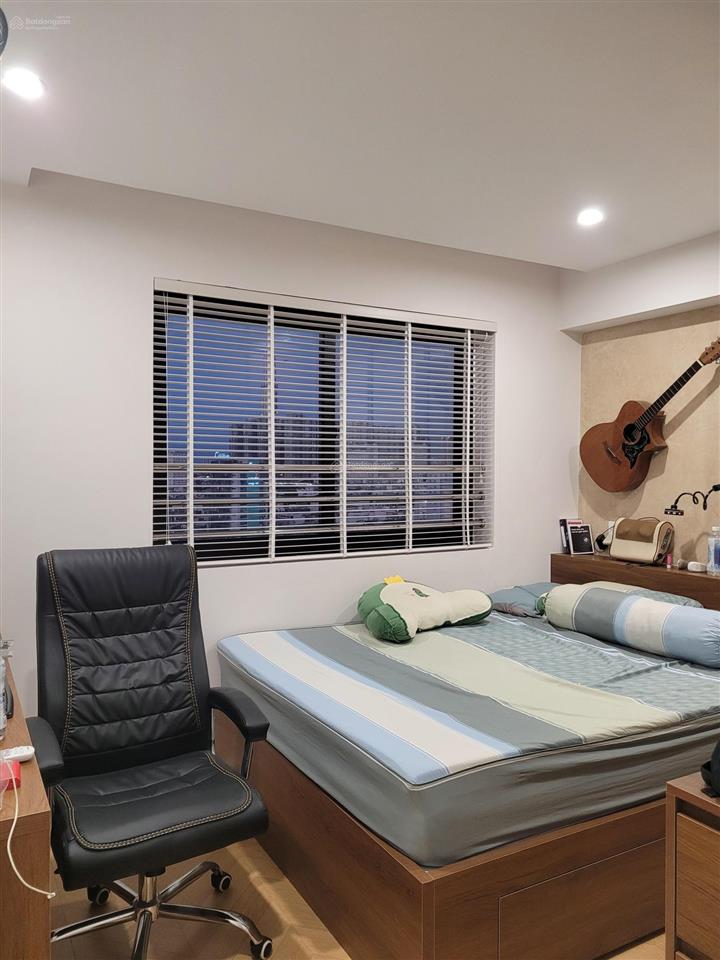 Bán căn hộ góc , 93 m2 ở gần chợ bà chiểu, bình thạnh , giáp ranh quận 1. sổ hồng chính chủ.