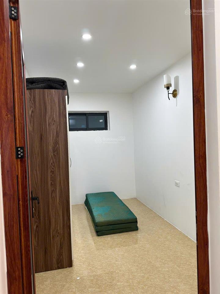 Bán trong tuần goldmark tháp r3 nhà đẹp , 6,2 tỷ , 77m2 , có slot ô tô , view nội khu bể bơi.