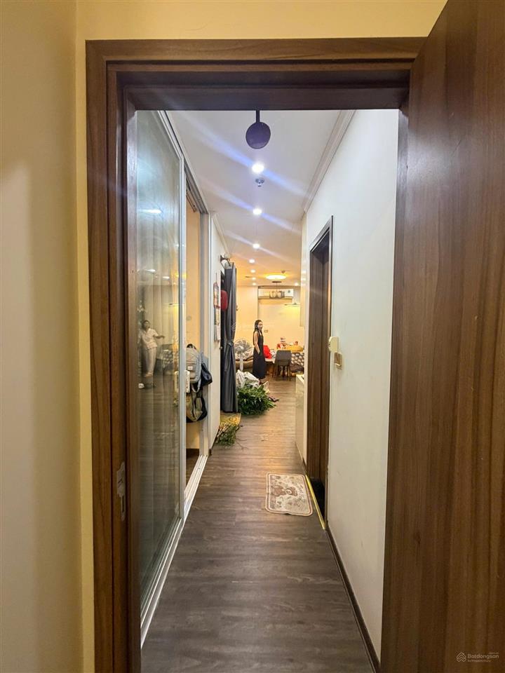 Bán trong tuần căn hộ vinhome greenbay, 2n2vs , 65m2 , view hồ , toà g2 , 7,5 tỷ công chứng ngay.