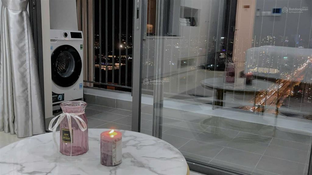 Giá chốt studio full nt đẹp d'capital, 34m2, tháp c2, tầng cao, view trực diện tdh, 3,5tỷ bao hết