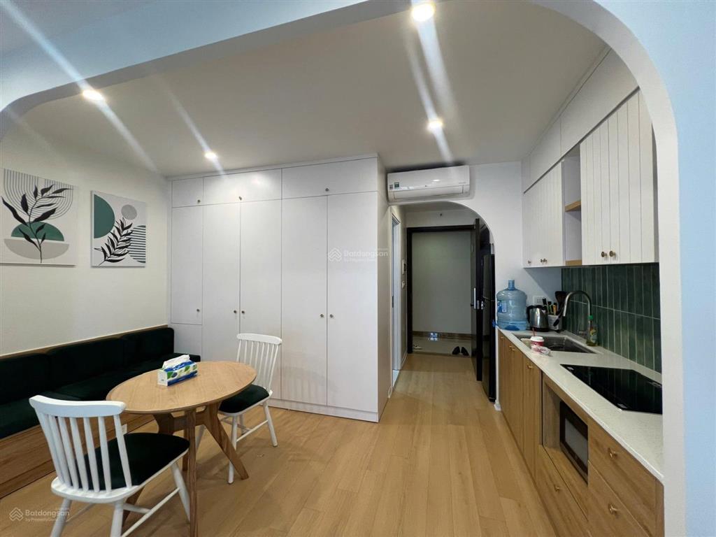 Bán nhanh studio tâm huyết, nội thất vừa làm, nhà đẹp sẵn hợp đồng thuê 14tr, view hồ, giá tốt