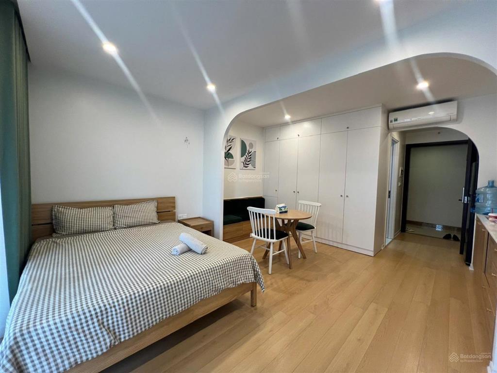 Bán nhanh studio tâm huyết, nội thất vừa làm, nhà đẹp sẵn hợp đồng thuê 14tr, view hồ, giá tốt