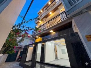Siêu phẩm có thang máy  nhà 2 lầu căn gốc full nội thất đẹp huỳnh tấn phát q7  sát phú mỹ hưng