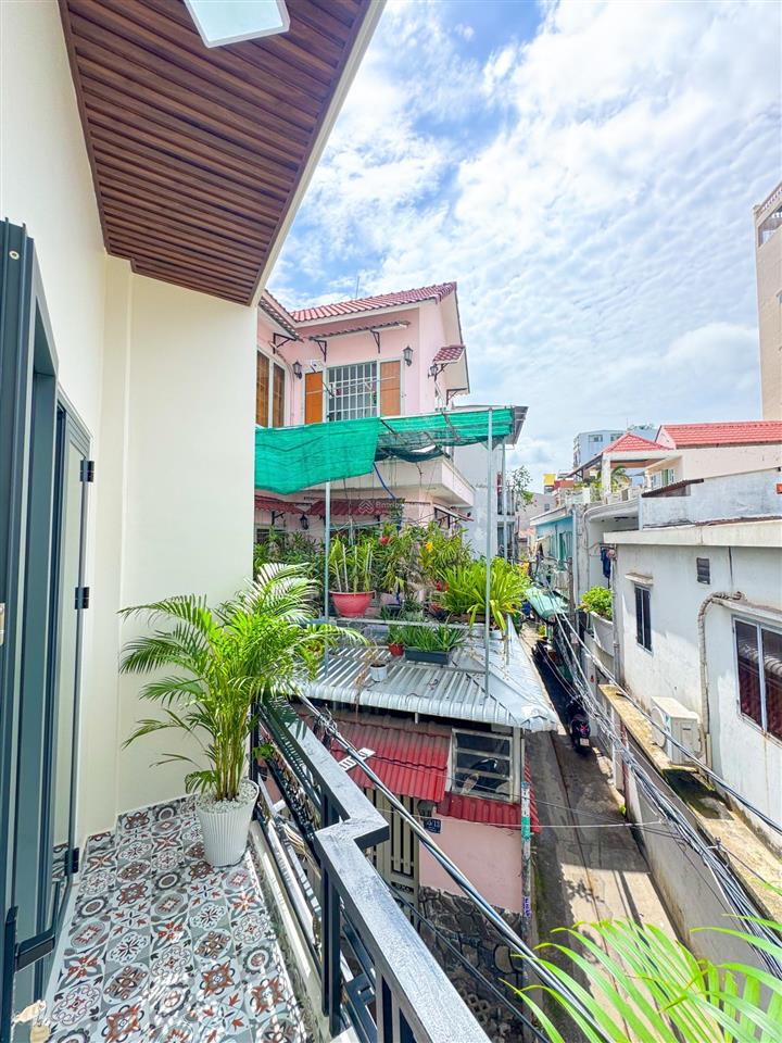 Chính chủ bán nhà 1 lầu full nội thất mặt tiền hẻm 1/ nguyễn thị xiếu, q7  cạnh q4