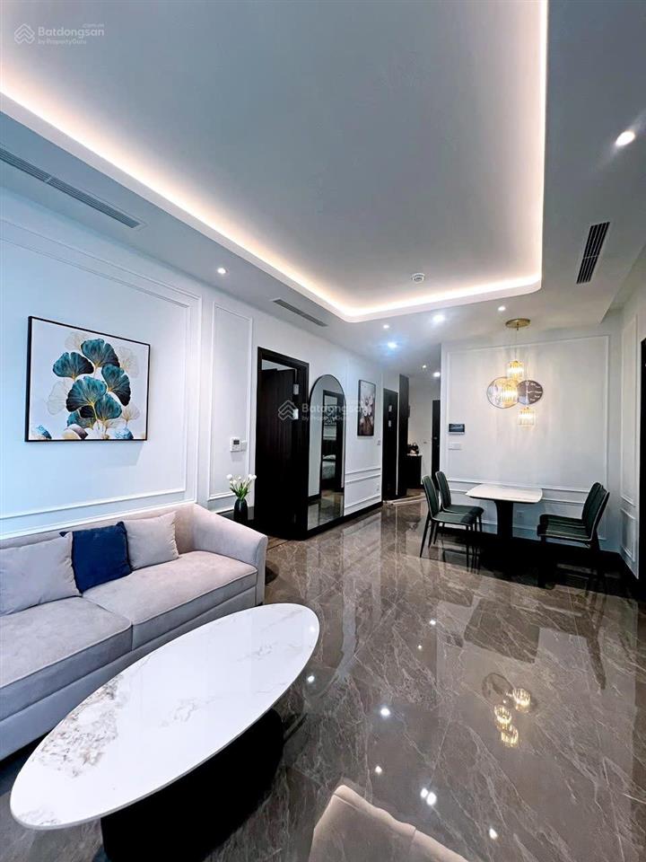Bán nhanh cc 2pn 69m2 ở số 8 nguyên hồng, đã có sổ đỏ, rẻ hơn thị trường 800tr, tặng full nội thất