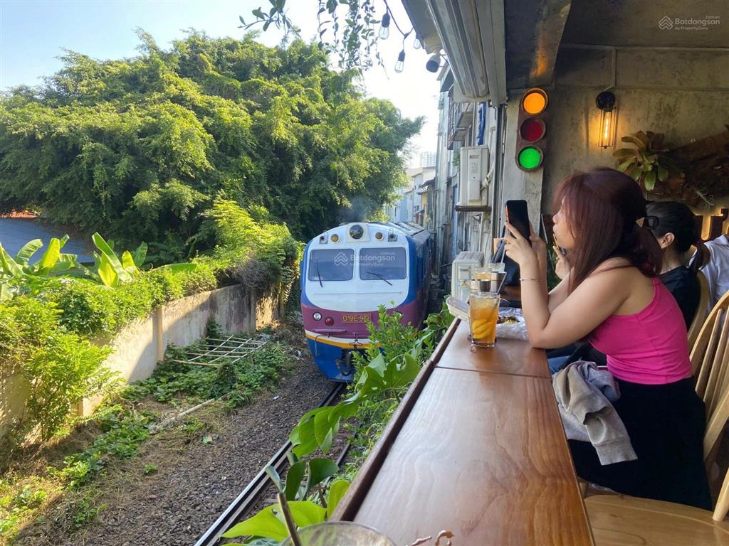 Lô đất đẹp cần bán giáp đường ray xe lửa làm quán homestay đều được 19,5tr/m². xuân tự 2, vạn hưng